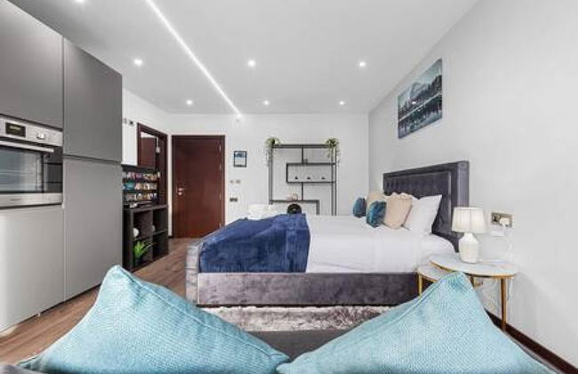 Stylish King Size Bed Studio Near Central London - Foto 11