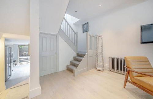 Stylish 3-floor 3bed home with garden near river - Foto 66