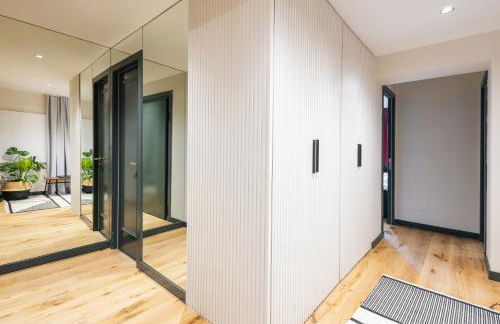 Stylish 4 suites +patio luxury apartment Gran Via - Photo 14