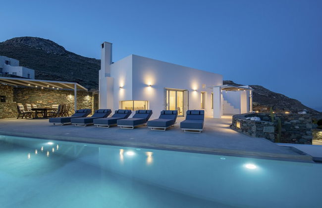 Luxury Villa With Pool And Sea View..! - Foto 35