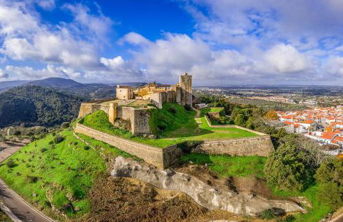 Casa com Piscina Privada em Palmela - Jardim & Estacionamento - Foto 4