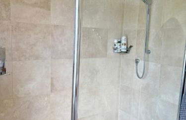 Tranquil Seaside Cottage by NewFo - Photo 16