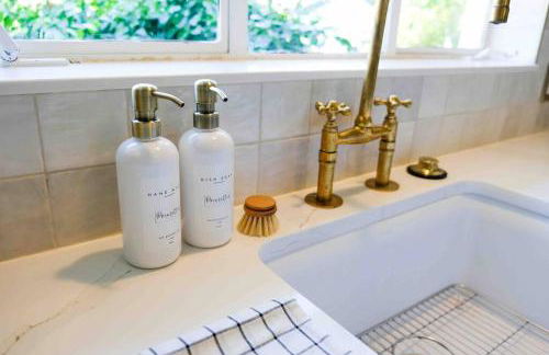 Cozy Renovated Vintage Modern House Downtown! - Foto 4