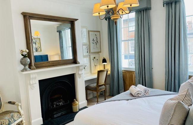 Dolls House - Luxury Townhouse - From 400 Per Night - Photo 14