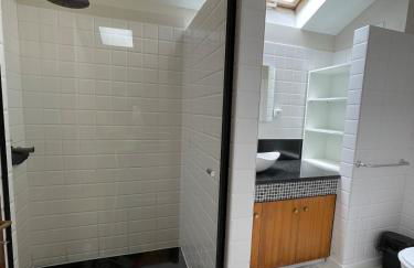 Picturesque Penthouse - Photo 12