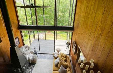 Swanky Mid-Modern Century-5 Decks-90 inch 4K Screen - Foto 4