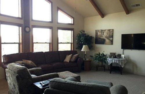 Luxury Cabin Rental with a Fire Pit in Coulterville, California - Foto 10