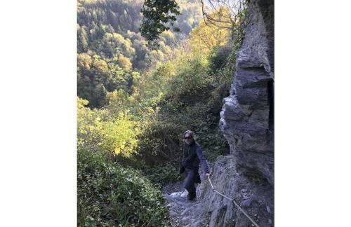 Holiday home in Bullay with sauna - Foto 43