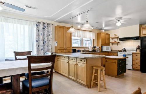 Dog-Friendly Nature Escape with Hot Tub and Fire Pit - Foto 20