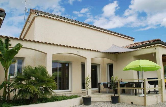 Chic Holiday Home in Pradons With Swimming Pool - Foto 1