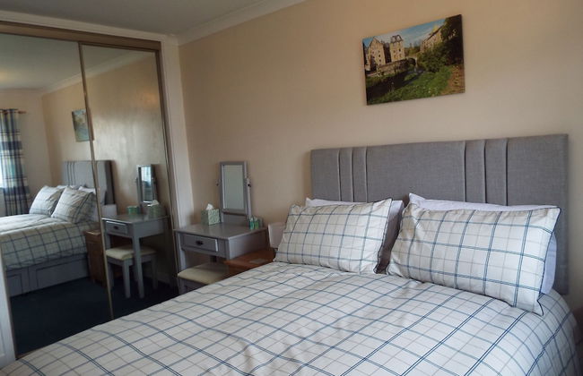 Ideal Central Edinburgh Location With On-site Private Parking - Photo 5