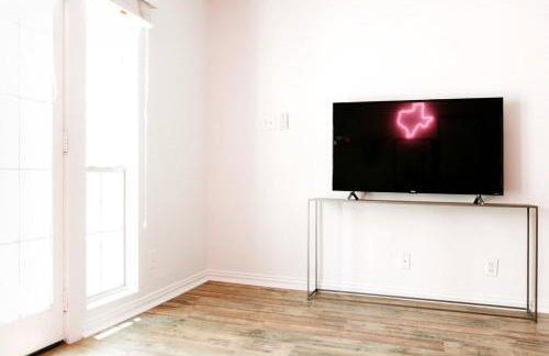 Neon Cool with Pool Clarksville by DT FREE PARKING - Foto 46