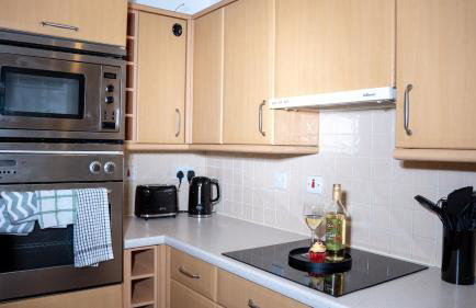Whole 2-Bed, 2-Bath Apartment - Professionals, Contractors, Free Parking, ULEZ Free, Bham City - 10mins - Foto 28