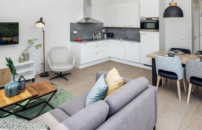 Detached Luxury Lodge near Sea - Photo 5