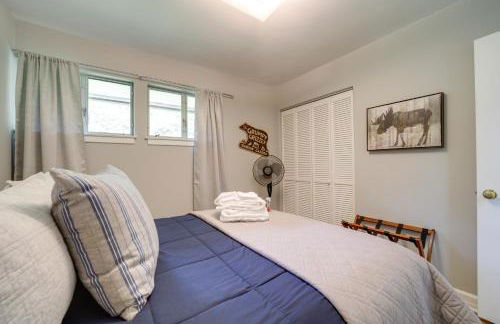 Centrally Located Brevard Home with Deck and Fire Pit! - Foto 17