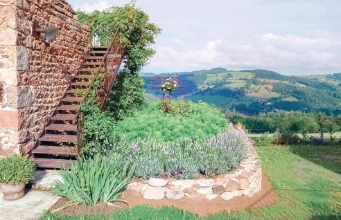 Lovely Home In Thizy-Les-Bourgs - Foto 16