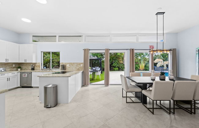 4BR Intracoastal Retreat With Pool, Games & More! - Foto 37