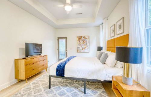 Spacious Modern Retreat with Game Room & Fire Pit near Trails - Foto 19