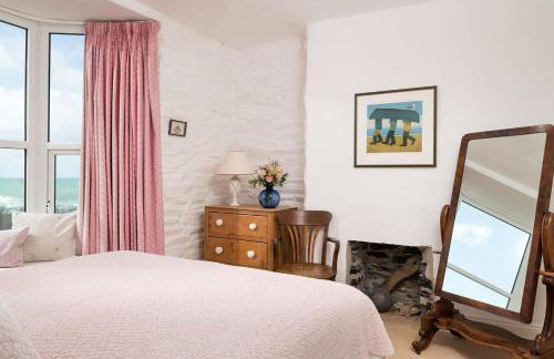 Beautiful family house with amazing sea views - Photo 27