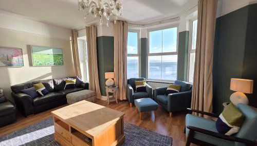 Glan y Mor, Sleeps 20, 8 Bedrooms, 8 Bathrooms, Seafront, Criccieth - Foto 1