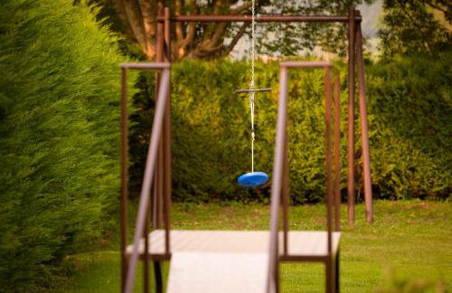 Piscina climatizada y cubierta 365 dias en Casa Rural con Encanto El Puentuco una de las casas mas valoradas de Cantabria - Foto 67