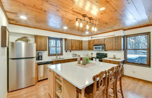 6 Mi to Skiing! Hot Tub Hideaway in Seven Devils - Foto 10
