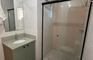 Studio completo no centro com garagem coberta e vista - Foto 20