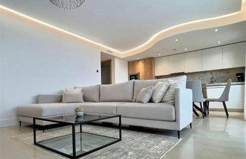 Experience Unrivalled Luxury at Emerald Greens Your Exclusive Retreat in the Heart of San Roque Club Resort - Foto 1