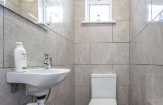 Large Modern Spacious House 6 Bedrooms 5 Bathrooms - Foto 28