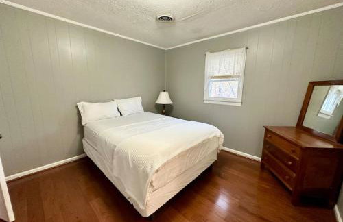 Cottage 4- Lees Ford Marina - Photo 4