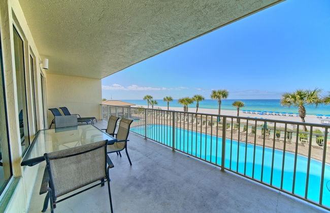 Beautiful Beachfront Condo with Pool View - Unit 0203 by RedAwning - Foto 37