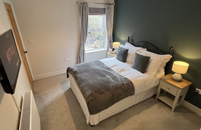 Luxurious Victorian Villa With Parking, Sleeps six - Photo 2