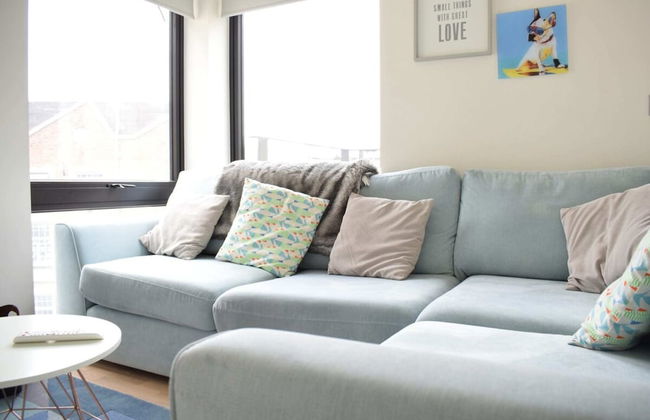 Bright 1 Bedroom Flat in North London With Balcony - Photo 5