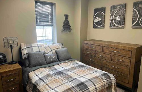 Dragonfly loft, hot tub, river views - Photo 15