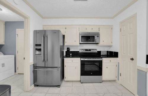 Spacious 4BR Family Home with Game Room - Foto 13