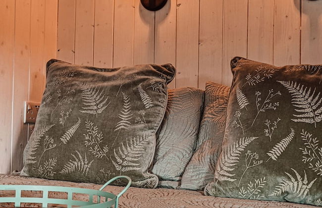 Stunning Shepherd's Hut Retreat, North Devon - Photo 8