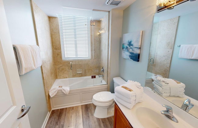 Silver Beach 506 is a gorgeous Gulf Front 4 BR with free beach service - sleeps 8 by RedAwning - Foto 25