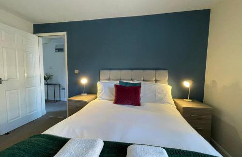 Large Apartments next to East Midlands Airport with Free Gated Parking! - Photo 44