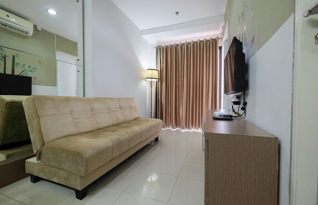 2BR with Sofa Bed Cervino Tebet Apartment - Foto 22