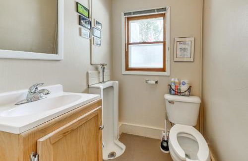 Lakefront Suring Home with Pool Table and Views! - Foto 18