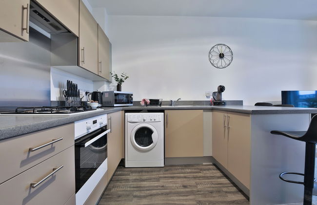 2 Bed Flat with Parking Near Waterfront - Foto 27