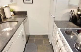 Four Reasons- Location Food Night Life Comfort - Foto 10