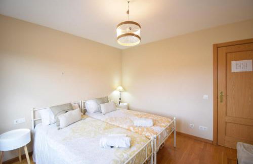 Gran chalet con amplio jardín próximo a Pamplona - Foto 38