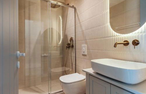 Salty Angel Sea Front Villa - Photo 10