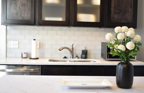 Historic Manor Overlooking Park - Foto 12