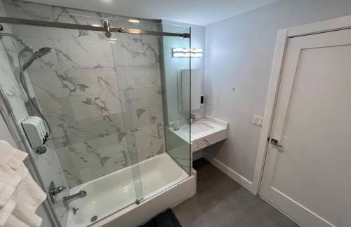 The Cozy Suite - 1BR with Free Parking - Foto 16