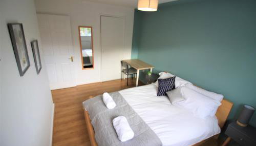 St James House - Charming 3 bed, 2 bathrooms, driveway parking, close to town centre - Foto 3, towels