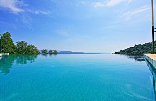 Villa Regina: Above Agni, superb views and pool - Photo 4