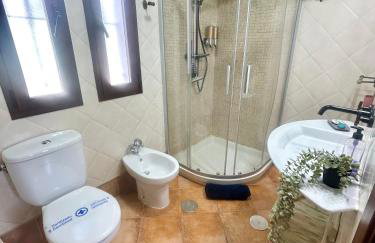 GATU Villa Lurberri, piscina privada, Parking, jardines -Mayores de 25 años y familias " - Foto 11