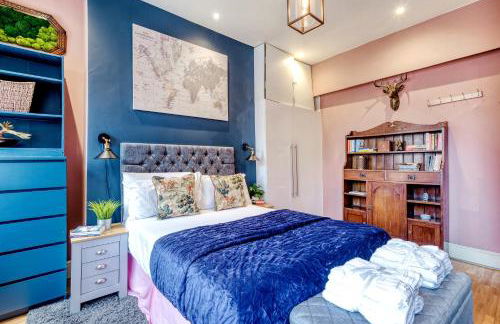 Sunny Corner Apartment in Center of London - Photo 17